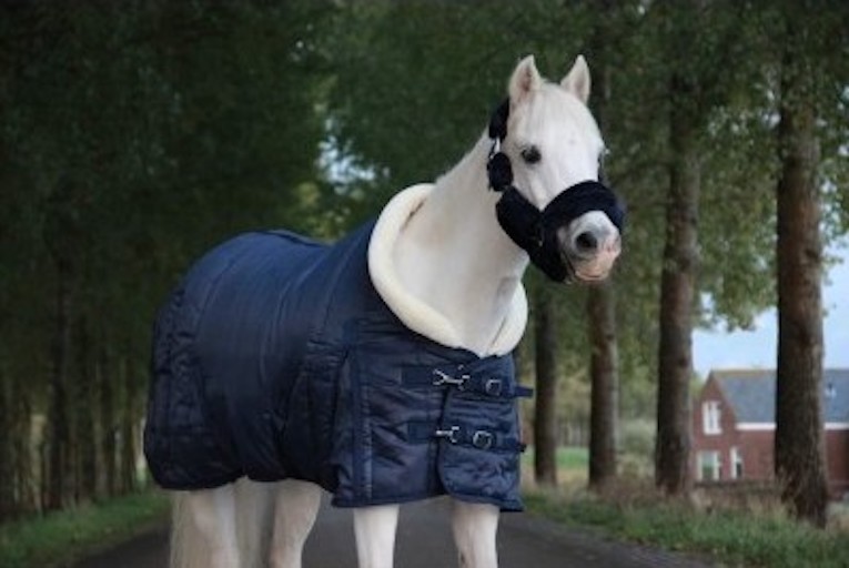 HB Showdeken 'fluffy hood' HB Showdeken 'fluffy hood'