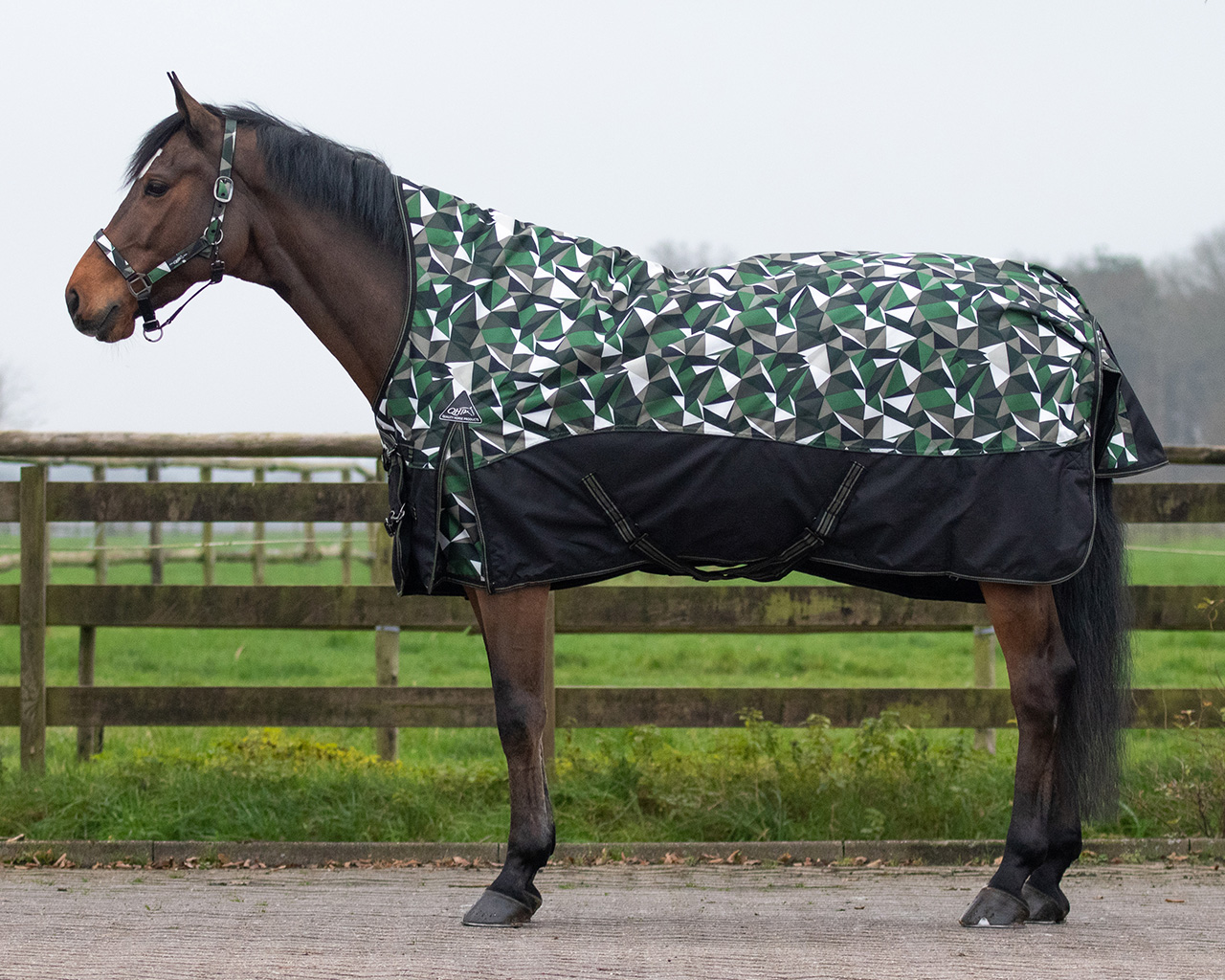 QHP Deken turnout collection halve hals 150 gram QHP Deken turnout collection halve hals 150 gram